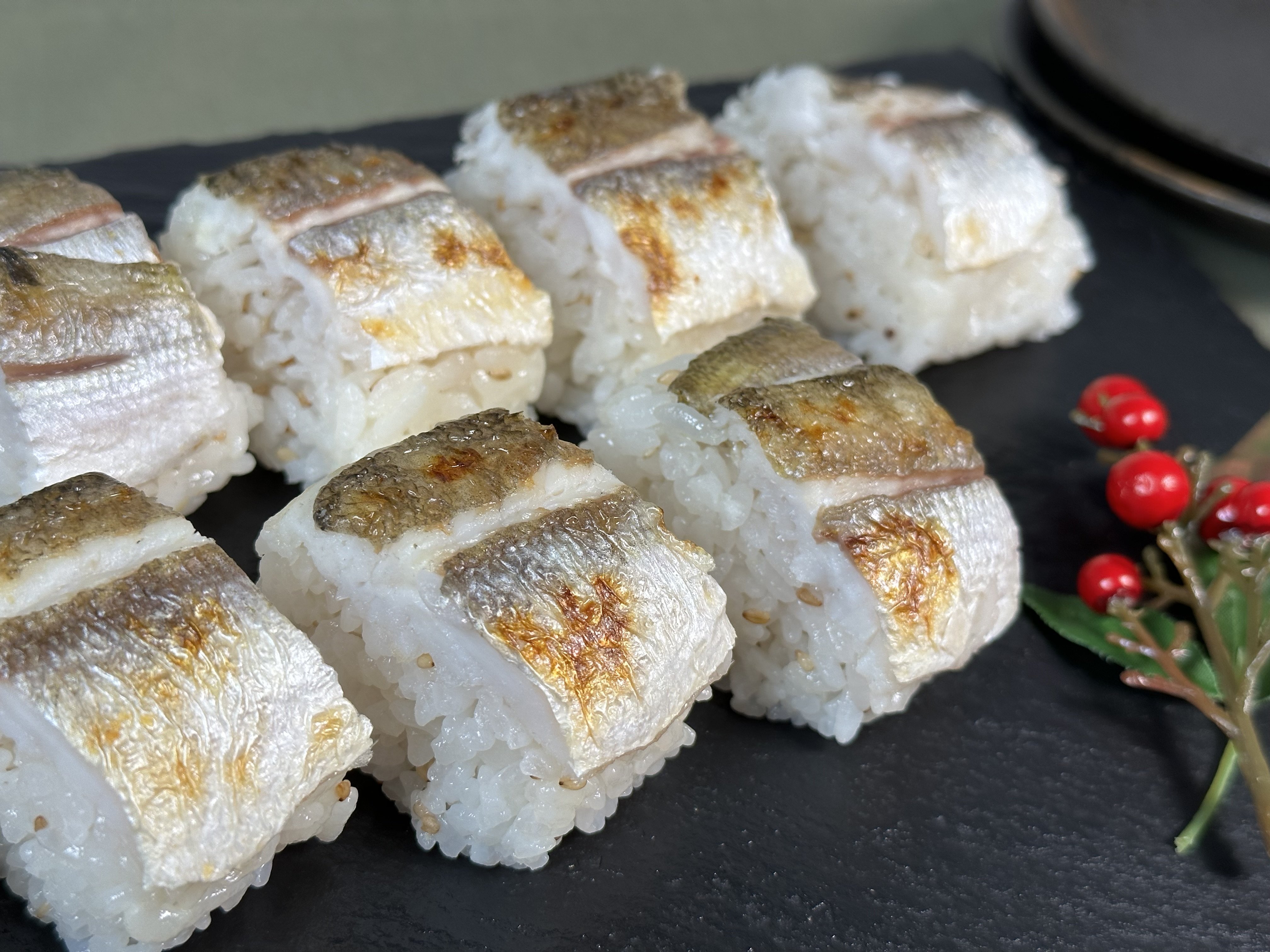 (掲示板)焼きカマス寿司.jpg