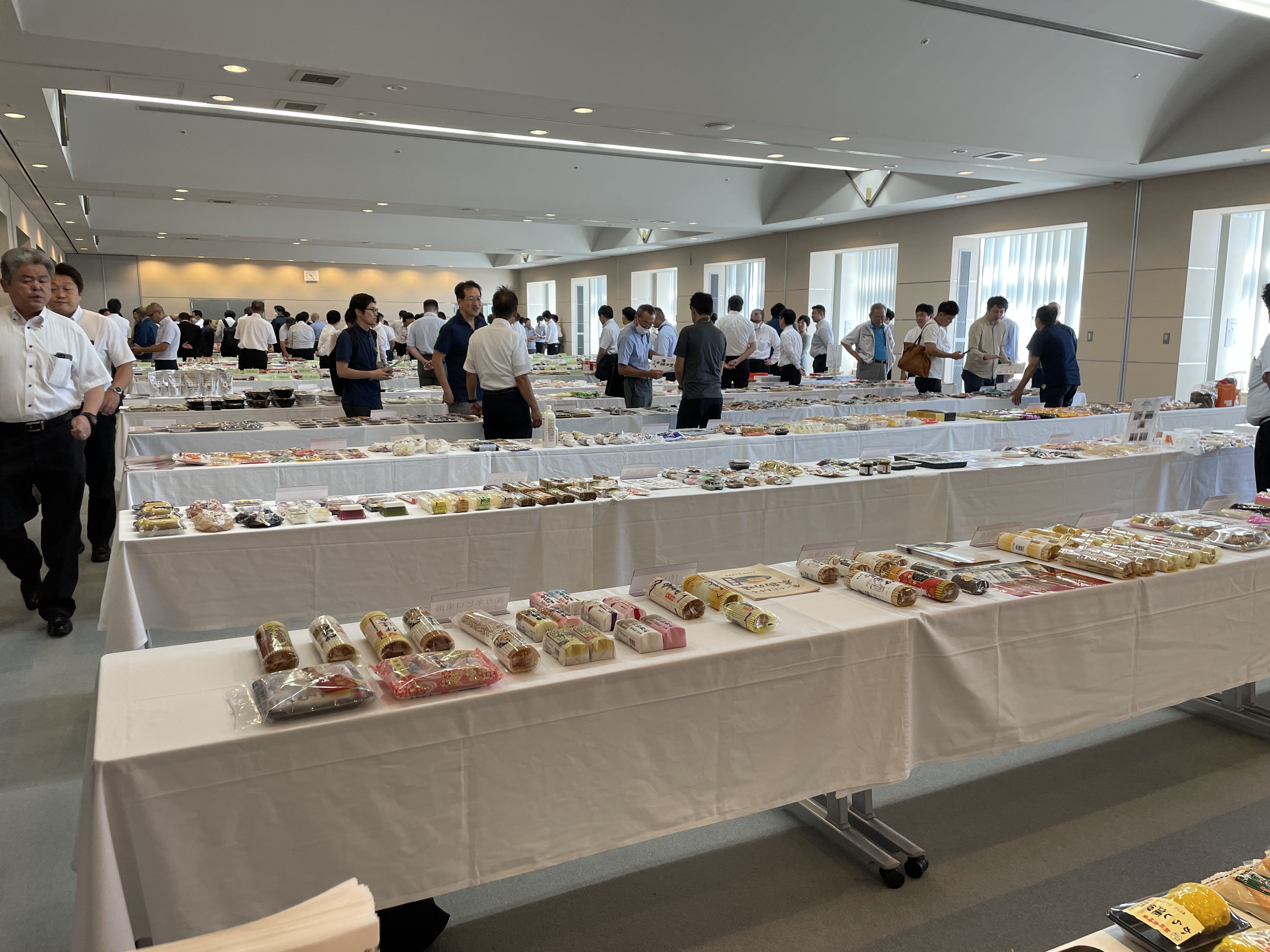  年末用加工食品展示会を開催しました